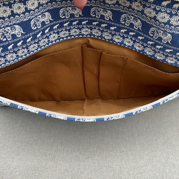 Canvas life Blue Elephant Print Laptop Sleeve 14" - Picture 7 of 10